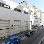 Bright Apartment For 4