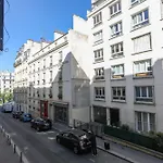 Bright Apartment For 4