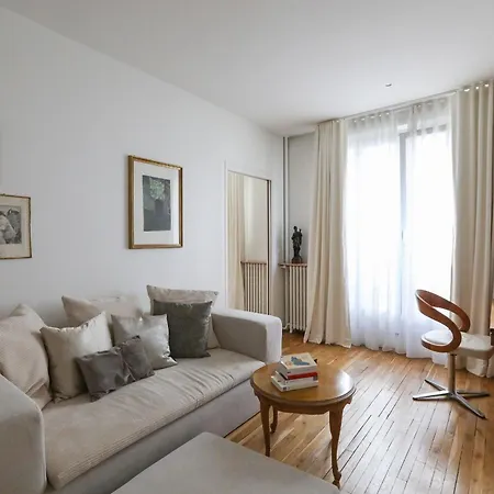 Apartment Bright For 4