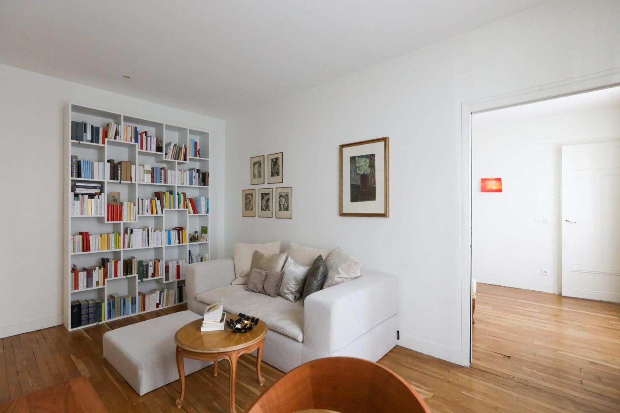 Bright For 4 Apartment