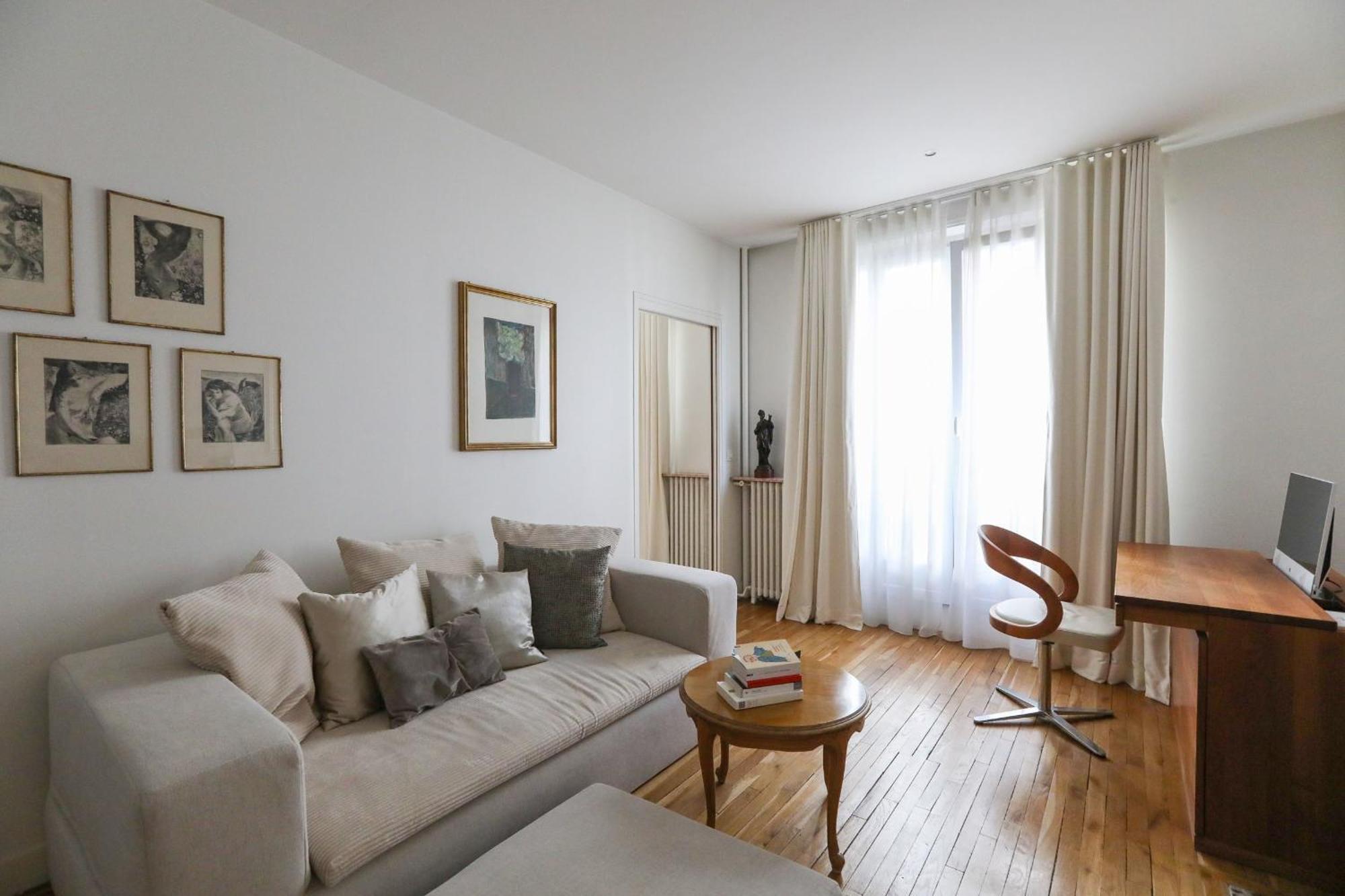 Apartment Bright For 4